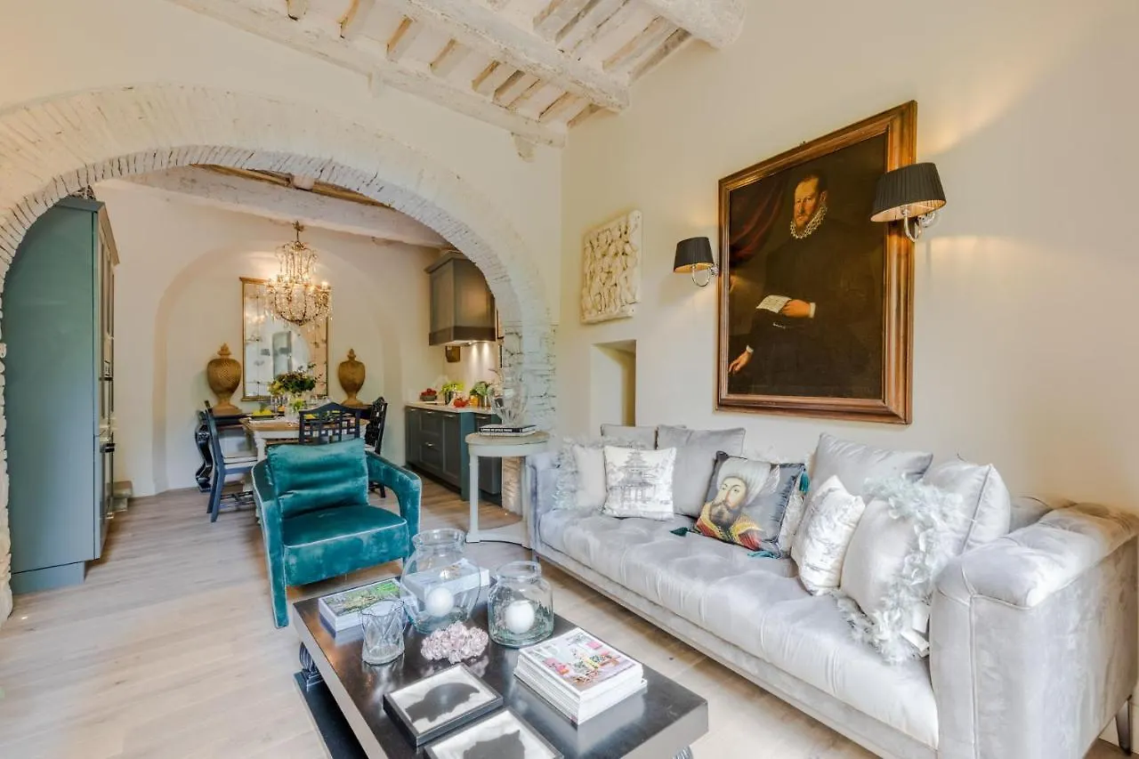 Casa Vanny, An Apartment With Private Garden Lucca